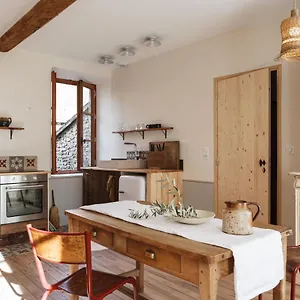 Du Saint Thiers, La Provence Dans Un Coin De La Drome Et L'esprit D'une A Appartement