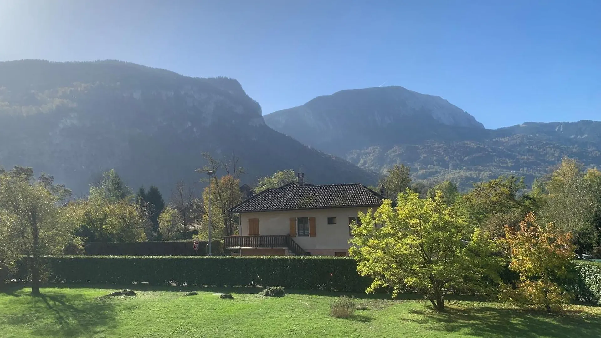 La Montagne Ca Vous Gagne ! Lägenhet Cluses